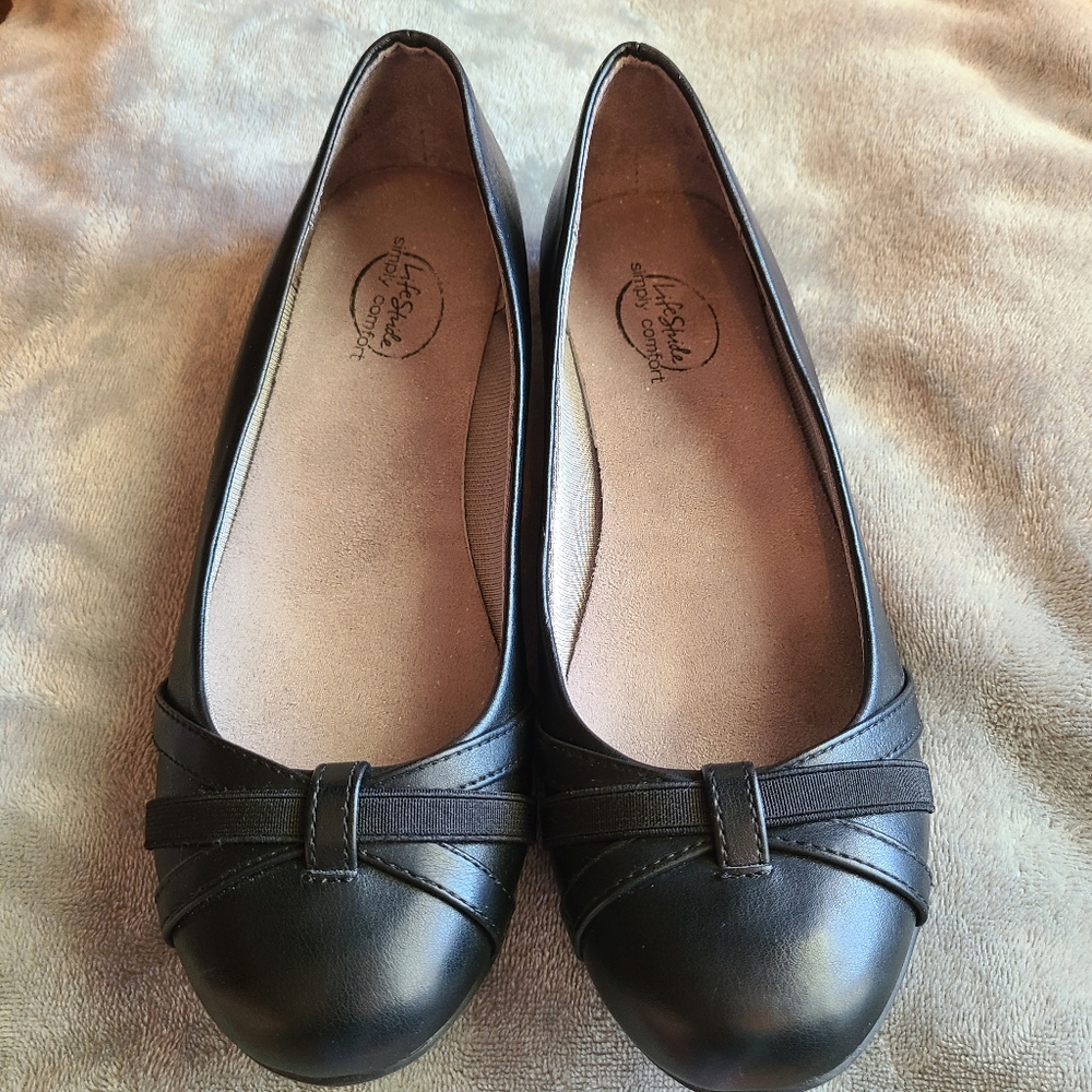 Life Stride Simply Comfort Black Ballet Flats